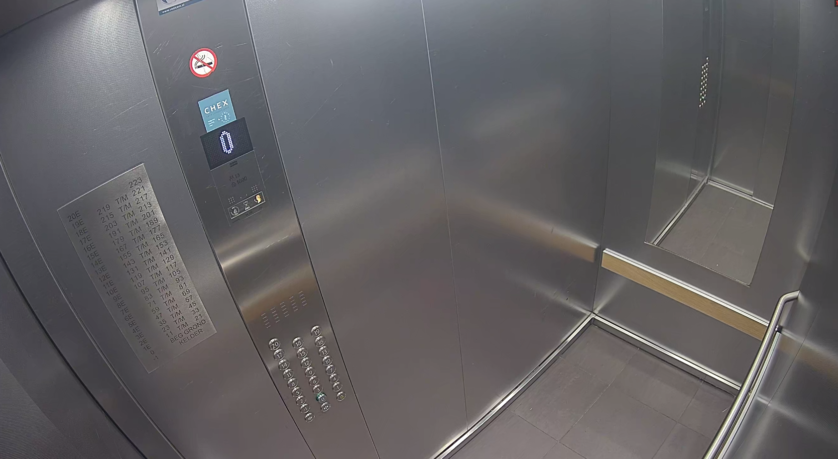 Echt camerabeeld uit een lift &mdash; dit is wat u via de app ziet